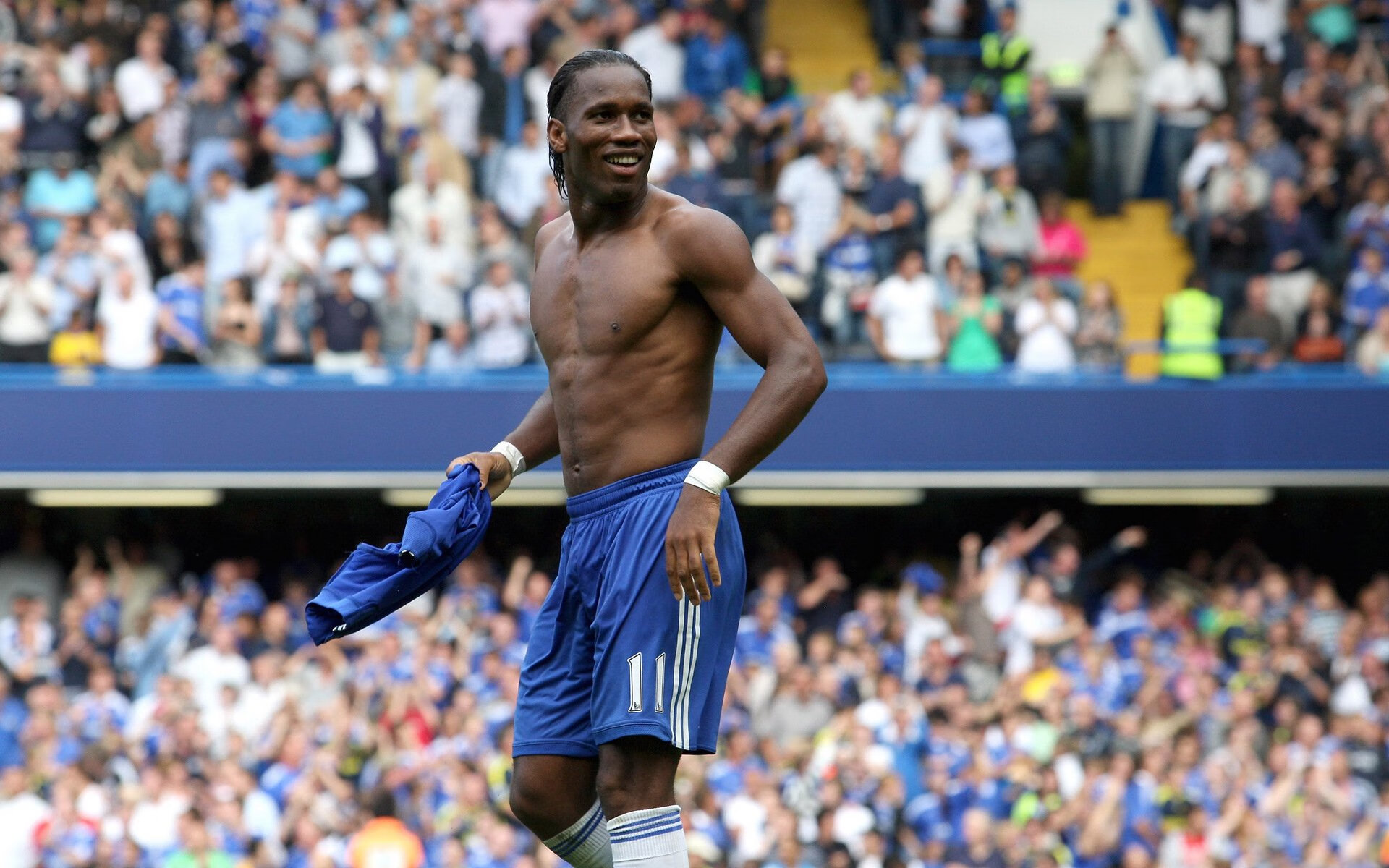 法甲星光璀璨：新星登场引领锋线未来，法甲新赛季宣传片